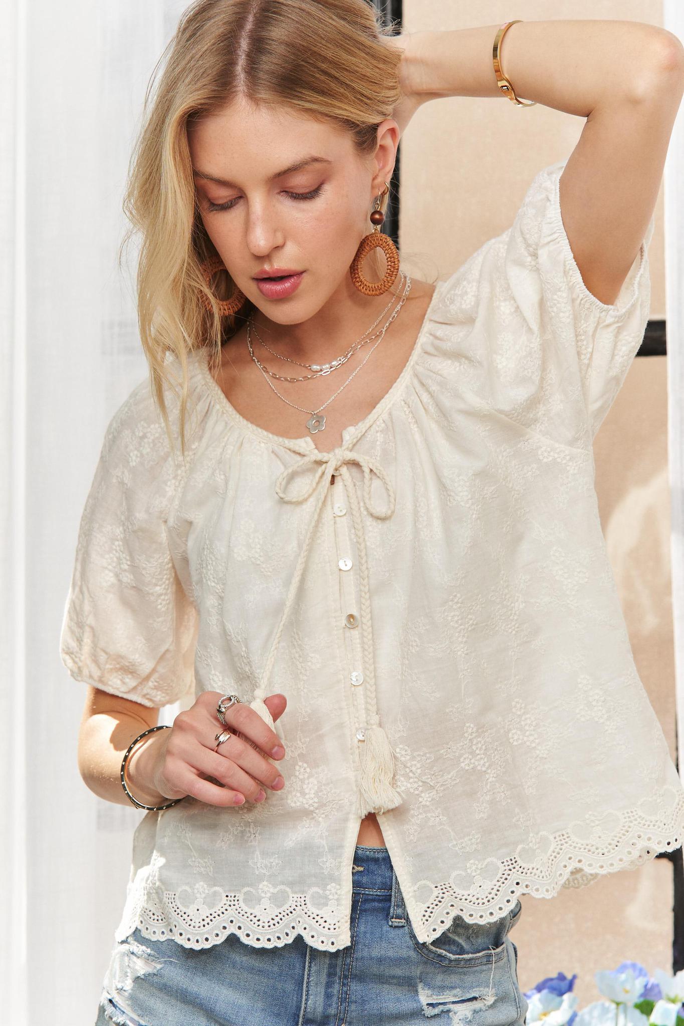 Adora Short Sleeve Scallop Trim Top