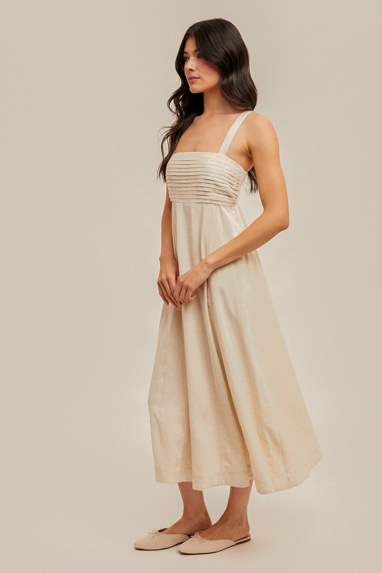 Hem&Thread Pleated Flare Midi Dress