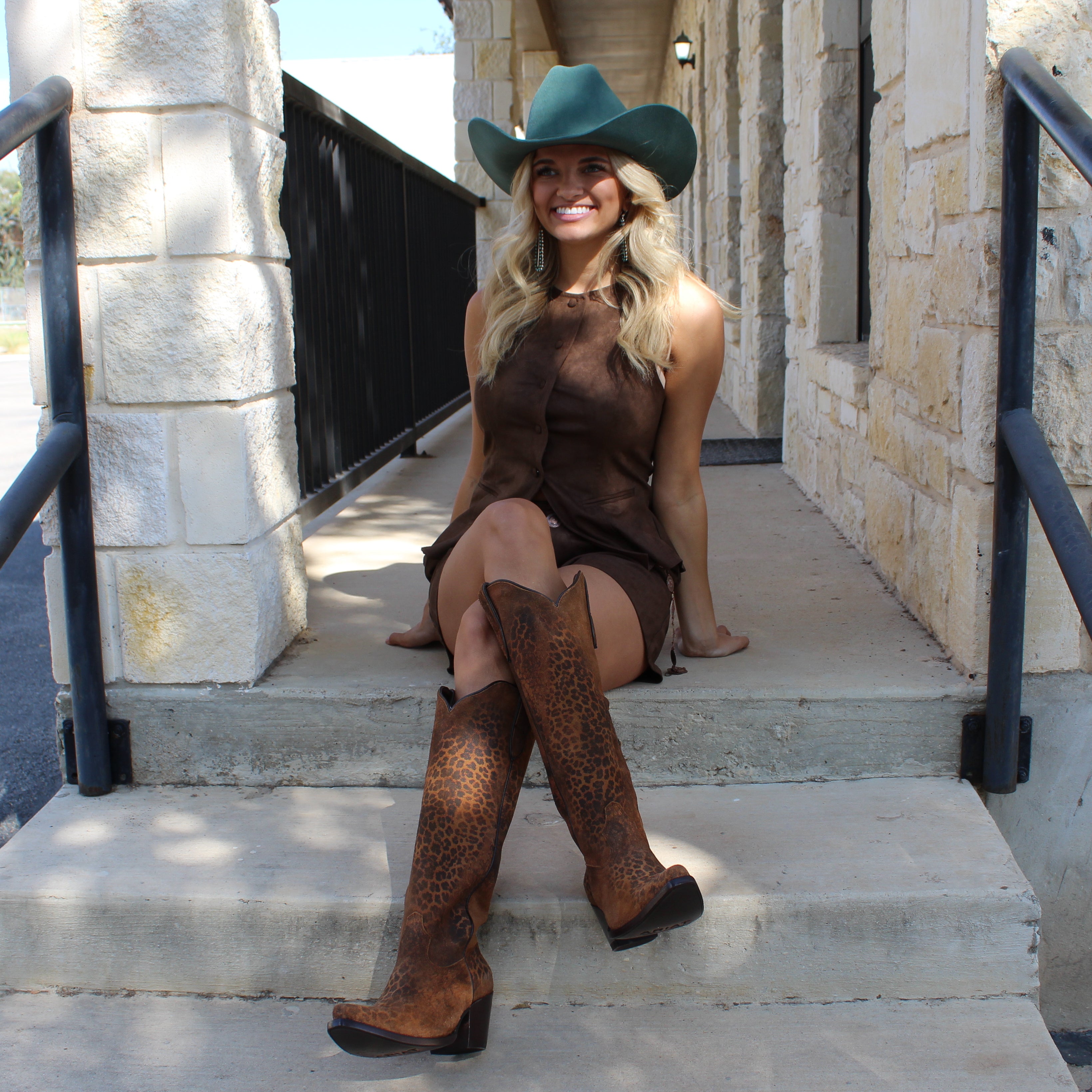 Ariat Casanova Distressed Leopard – Petticoat Junction