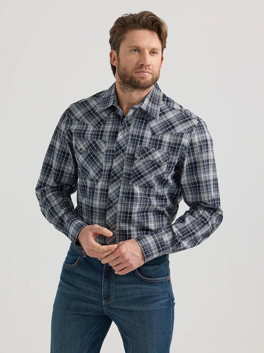 Wrangler Retro Black Plaid Snap