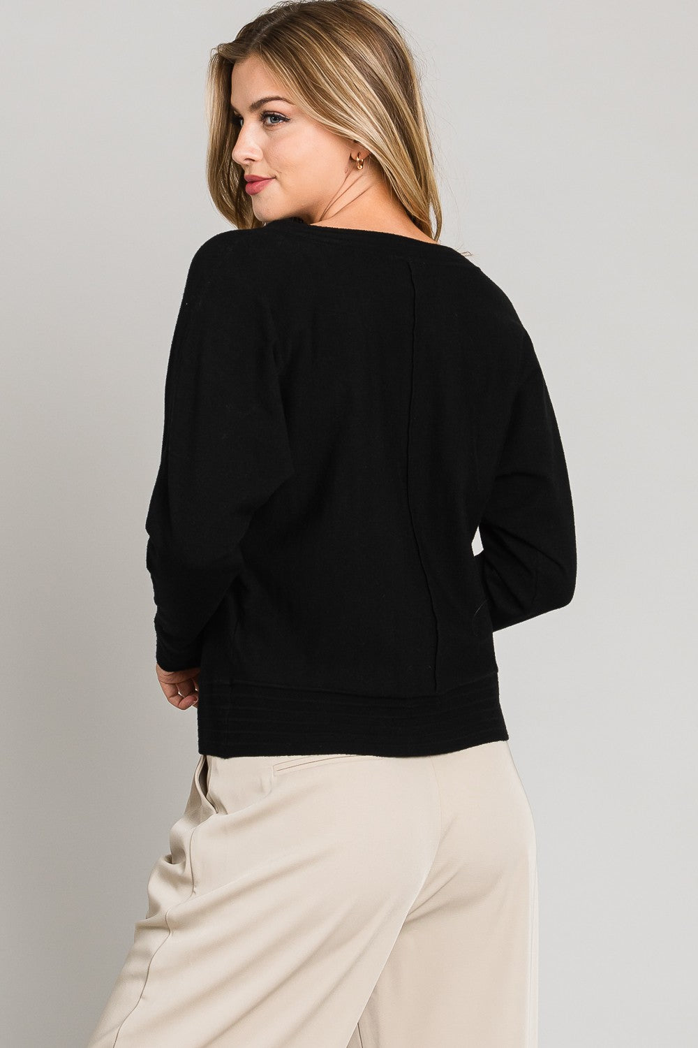 AR Black V-Neck Gauge Pullover
