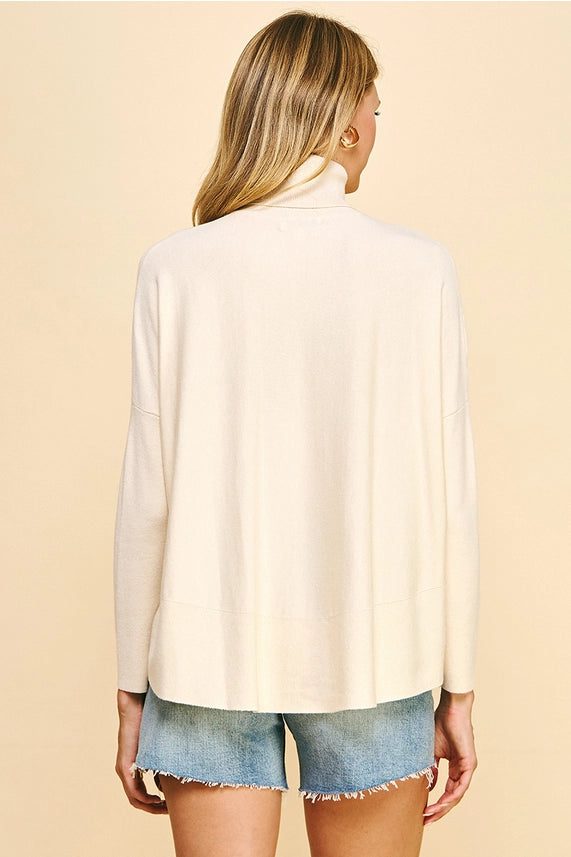 Pinch Cream Turtleneck Pullover