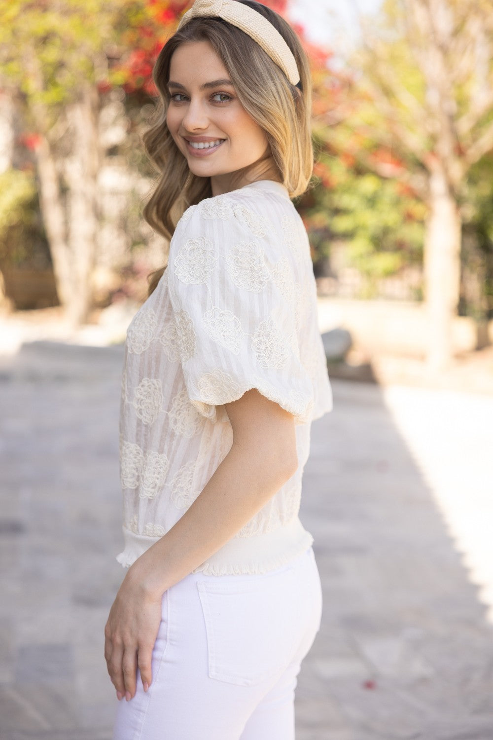Voy Bubble Sleeve Embroidered Top
