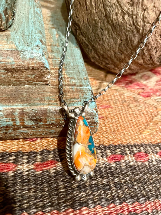 IT Spiny Oyster Pendant Necklace - Petticoat Junction